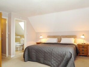 2 bedrooms, free WiFi, bed sheets, wheelchair access