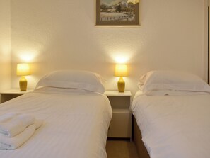 3 bedrooms, free WiFi, bed sheets
