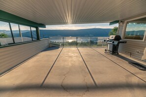 Terrace/patio - Misty Mountain B&B (Oyama)