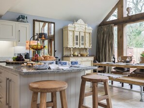 Dining - 2 bedroom accommodation in Market Stainton, near Market Rasen (Market Stainton, near Market Rasen)