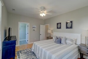 5 bedrooms, iron/ironing board, free WiFi, bed sheets