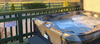 2 bedroom accommodation in Forden, near Welshpool