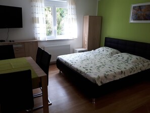 6 dormitorios, tabla de planchar con plancha, wifi y ropa de cama