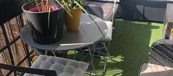 Apartamento con vistas al puerto y al puerto deportivo.