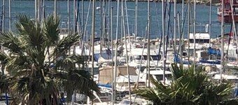 Apartment with marina and sea view