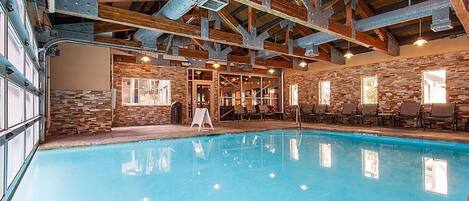 Piscine couverte, piscine extérieure