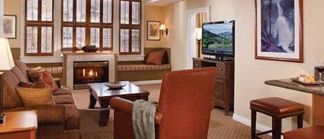 Tv, eldstad, tv-spel och bordsfotboll