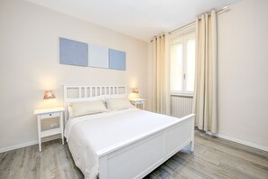 1 chambre, fer et planche à repasser, accès au Wi-Fi (inclus)