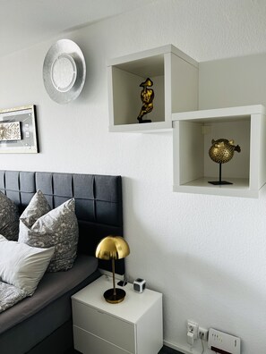 Interior - Kleine Möwe, exclusive one-room apartment with sauna in the house, vacation park. (Steinhude)