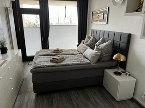 1 bedroom, in-room safe, WiFi, bed sheets - Kleine Möwe, exclusive one-room apartment with sauna in the house, vacation park. (Steinhude)