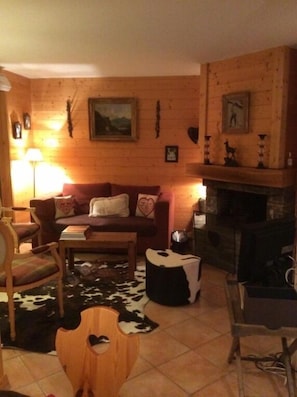 TV, fireplace, DVD player