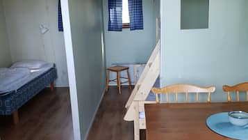 Junior bungalow, niet-roken, uitzicht op meer | 1 slaapkamer, individueel gedecoreerd, individueel gemeubileerd