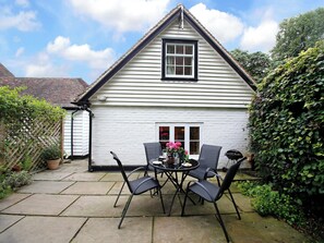 Outdoor dining - 1 bedroom accommodation in Tunbridge Wells (Tunbridge Wells)
