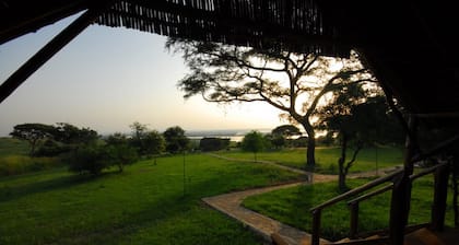 Bwana Tembo Safari Lodge