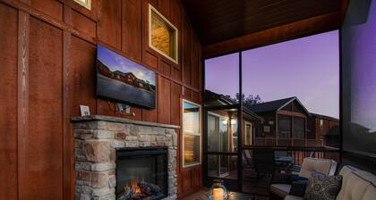 Private hot tub, close to community pool