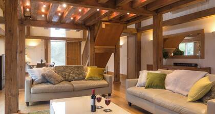 3 bedroom accommodation in Somerford Keynes, near Cirencester