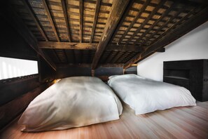 獨特裝潢、布置獨特、書桌、筆電工作空間