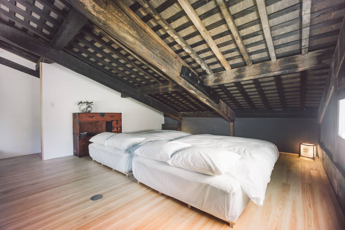 獨特裝潢、布置獨特、書桌、筆電工作空間