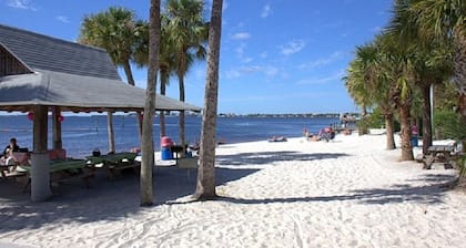 Modern 4 Bed 3 Bath Waterfront Home with Quick Gulf Access&Heated Pool