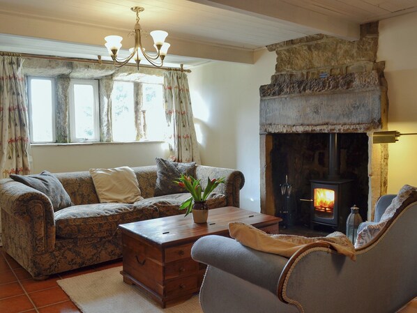 Fireplace - 5 bedroom accommodation in Colden, near Hebden Bridge (Colden, near Hebden Bridge)