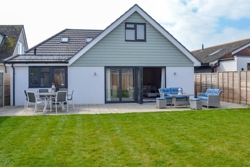 4 bedroom accommodation in Mudeford, near Christchurch