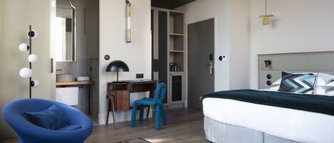 Junior Double Room, City View (La Signature)