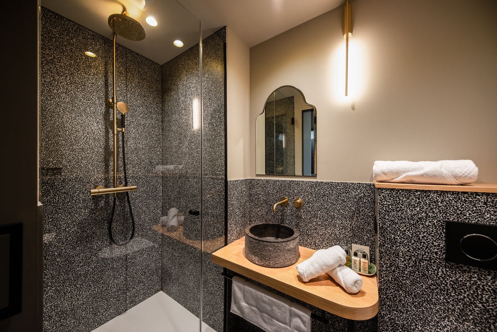 family room, 1 bedroom, city view (essentiel) | premium bedding, pillow-top beds, minibar, in-room safe