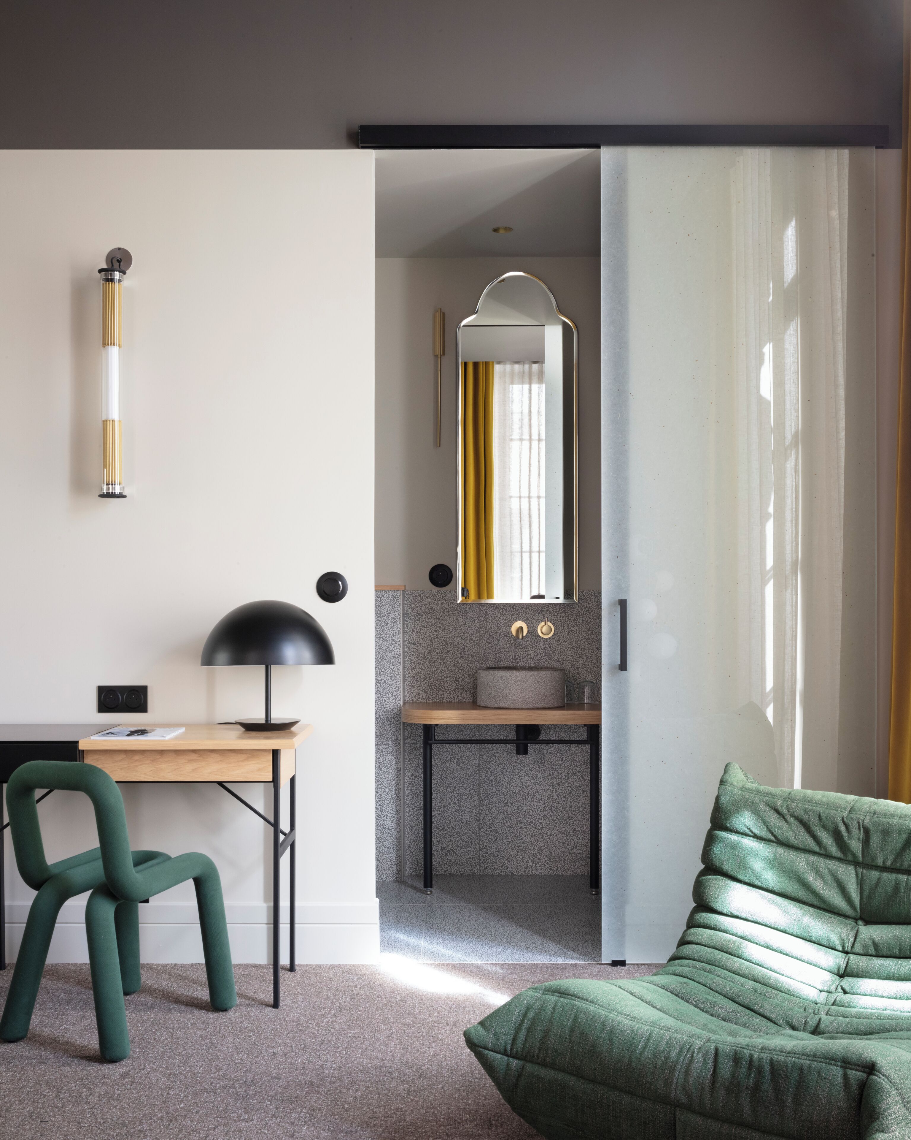 junior double room, city view (la signature) | bathroom | hair dryer, slippers, towels, soap