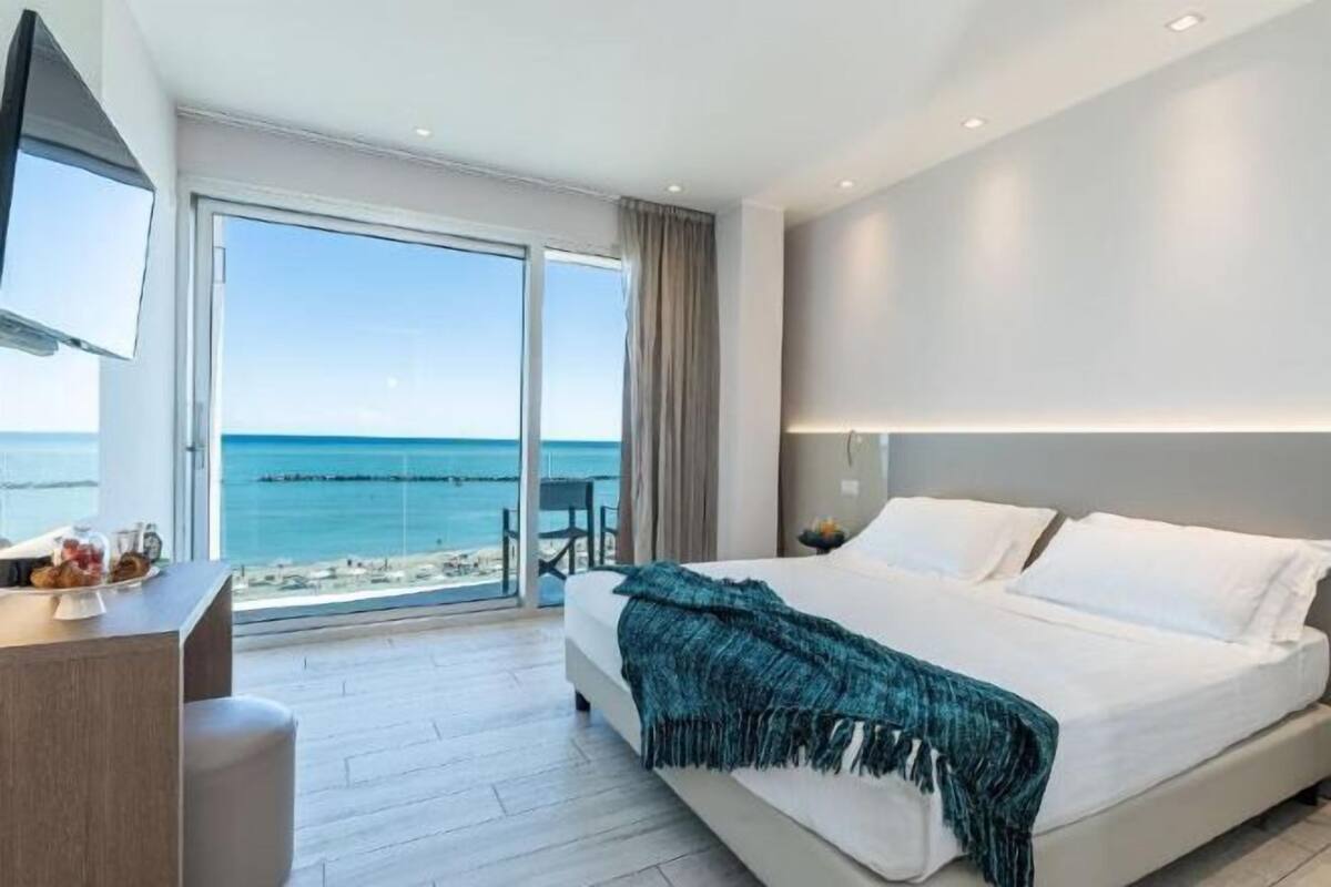 Frigobar, cofres nos quartos, individualmente decorados