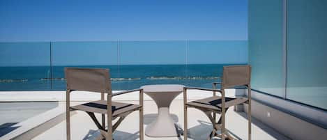 Luxe suite, uitzicht op zee (Sweet SPA) | Balkon