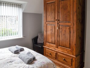 3 bedrooms, free WiFi, bed sheets