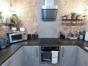 洗碗機、高腳椅