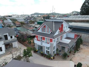 Exterior - Queen Bee Hostel (Da Lat)