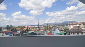 View from room - Queen Bee Hostel (Lam Vien - Da Lat)