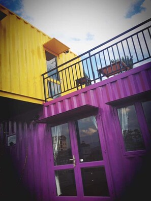Exterior - Queen Bee Hostel (Da Lat)