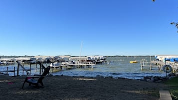 Sun loungers, beach towels