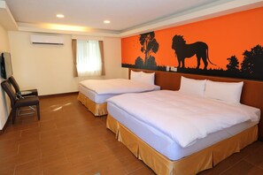 Rideaux occultants, Wi-Fi gratuit, draps fournis