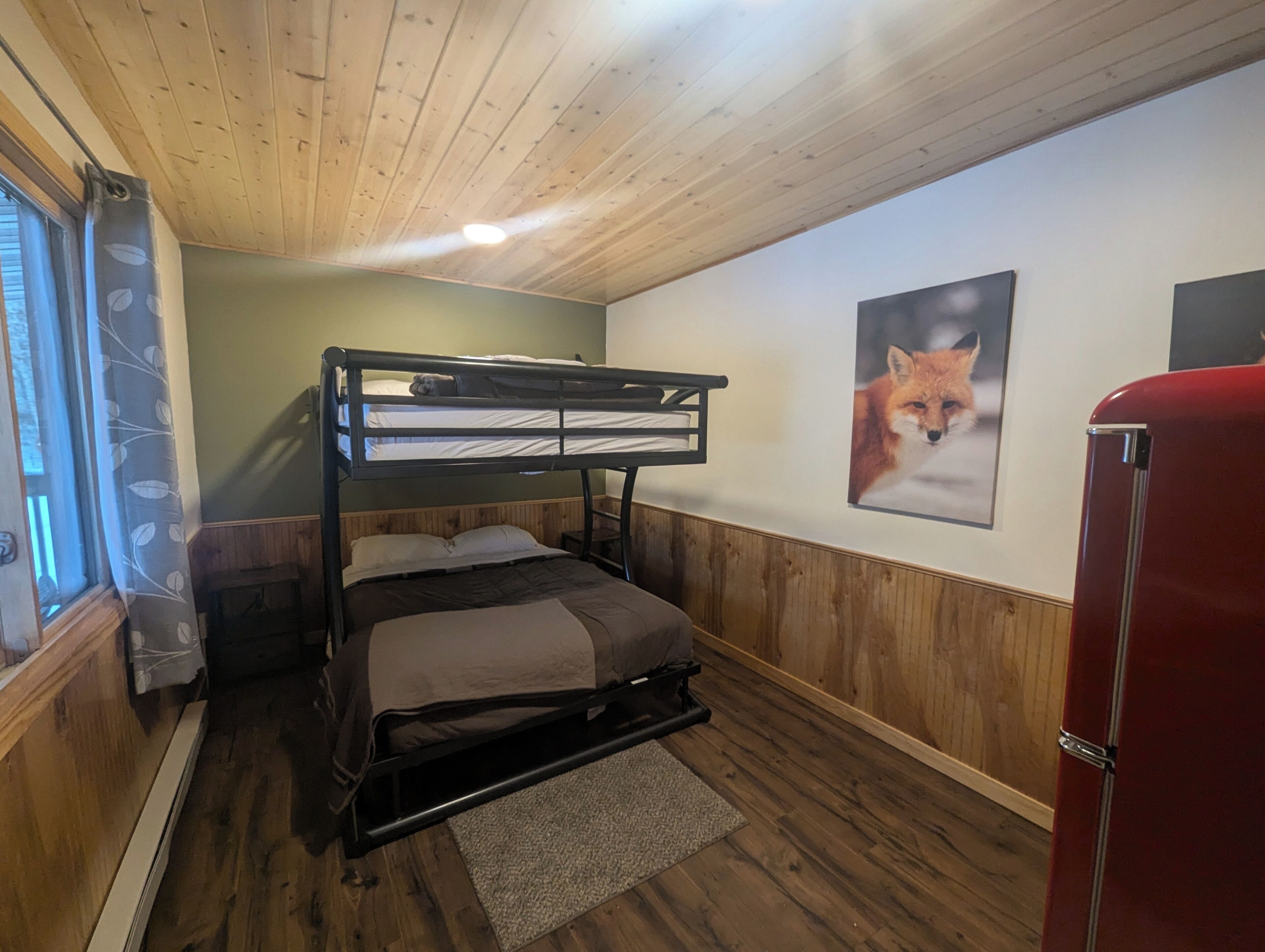 1 bedroom, travel crib, WiFi (free), bed sheets