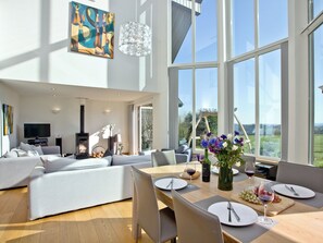 Dining - 3 bedroom accommodation in Cricket St Thomas, near Chard (Cricket St Thomas, near Chard)
