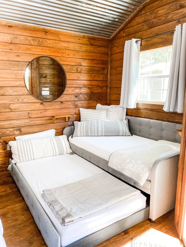 1 chambre, fer et planche à repasser, Wi-Fi, literie fournie