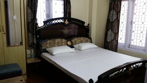 4 bedrooms - Escape the summer heat in the queen of hills at a fantastic property. (Shimla)