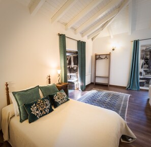 5 bedrooms, iron/ironing board, travel cot, free WiFi