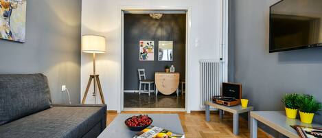Apartment, 1 Bedroom | Living area