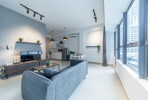 Living area - OYO Home 867 Elite 1BR Arte Plus (Ampang)