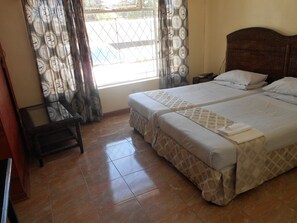Free WiFi, bed sheets - Afro Lodges and Motels (Harare)