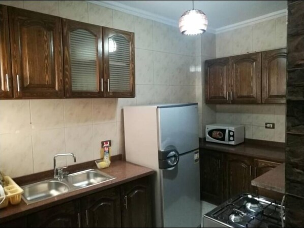 Fridge, microwave, oven, dishwasher