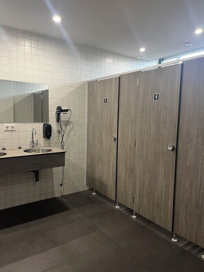 Bathroom shower - Short Stay Wageningen (Wageningen)