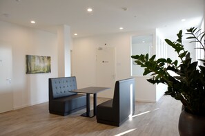 Chambre Simple, salle de bains commune | Cuisine partagée