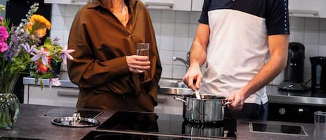 Enkeltrom, delt bad | Delt kjøkken | Kjøleskap, kaffetrakter/tekoker, vannkoker og fryser