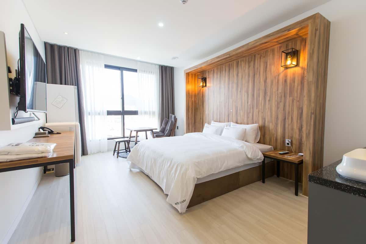 Standard Double Room | Egyptian cotton sheets, premium bedding, Select Comfort beds